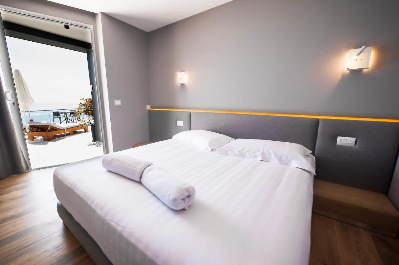Casa Del Sol - Luxury Villas Himare 0*,
