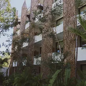 https://jade-tulum-hotel.quintano-roohotels.com