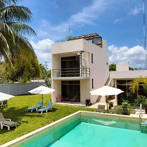 https://el-turix-bacalar.quintano-roohotels.com